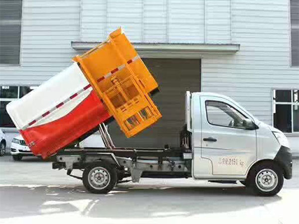 重慶長(zhǎng)安掛桶式垃圾車(chē)