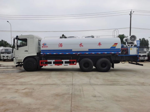 東風(fēng)專底后八輪(20噸)灑水車