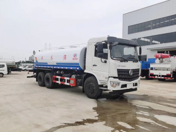 東風(fēng)專底后八輪(20噸)灑水車