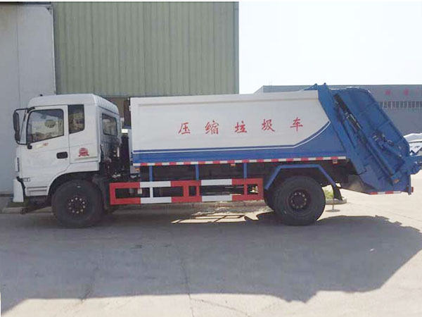 東風(fēng)153壓縮式垃圾車(chē)