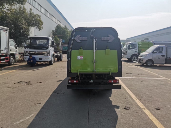 長安小型掃路車（0.5方水罐，1.5方塵罐）