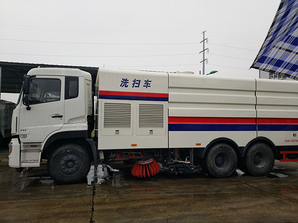 東風天龍洗掃車(國V)