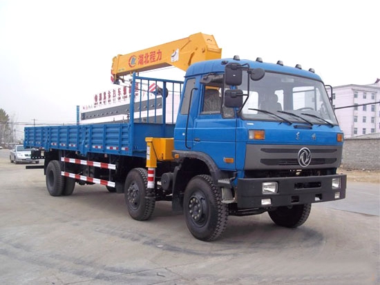 東風(fēng)153小三軸隨車吊