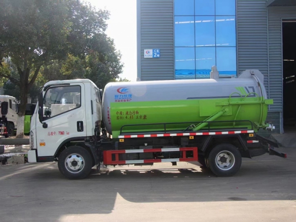 福田5方吸污車