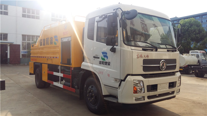 東風(fēng)天錦8方清洗吸污車(chē)