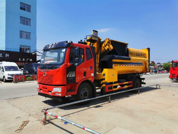 解放J6國(guó)六12方吊裝式壓縮垃圾車