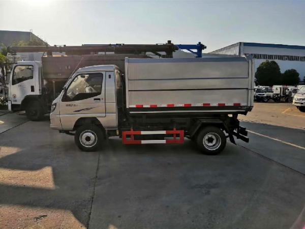 程力威牌CLW5037ZZZZB6型自裝卸式垃圾車