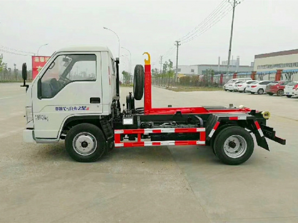 福田小卡2國六4方車廂可卸（鉤臂）式垃圾車