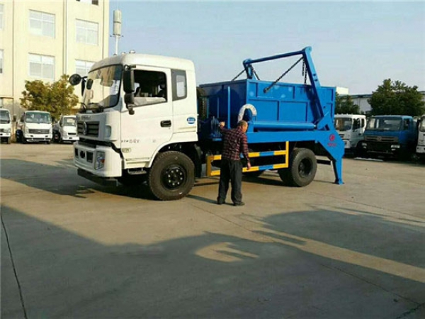 東風(fēng)仿天錦擺臂式垃圾車(8-10方)