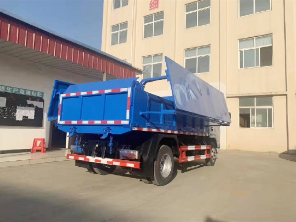 東風(fēng)小多利卡國(guó)六5方自卸翼展式垃圾車